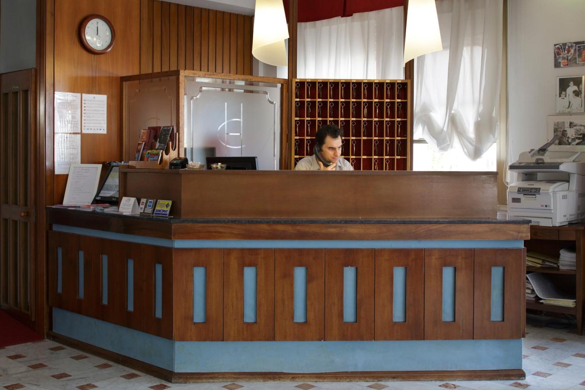 Hotel Continental Фано Экстерьер фото