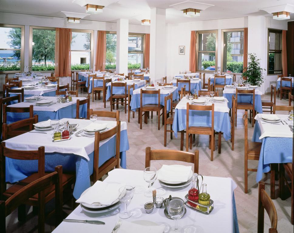 Hotel Continental Фано Экстерьер фото