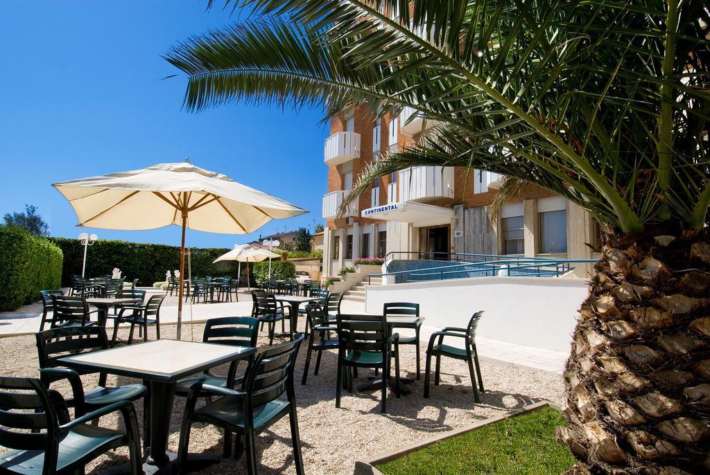 Hotel Continental Фано Экстерьер фото
