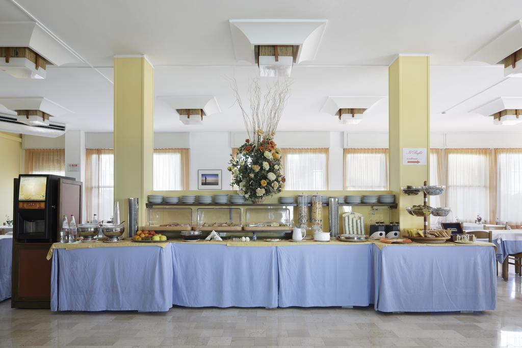 Hotel Continental Фано Экстерьер фото